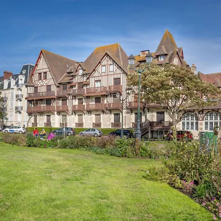Apartment Le Normandie Home By Interhome * Cabourg